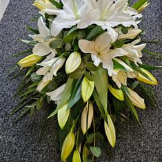 White Lily Elegance Teardrop Spray