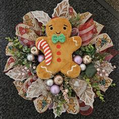 Sweet Gingerbread Christmas Wreath