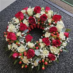 Red &amp; White Rose Wreath